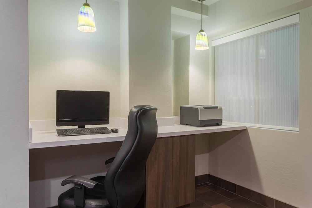 Days Inn By Wyndham פרימונט מראה חיצוני תמונה