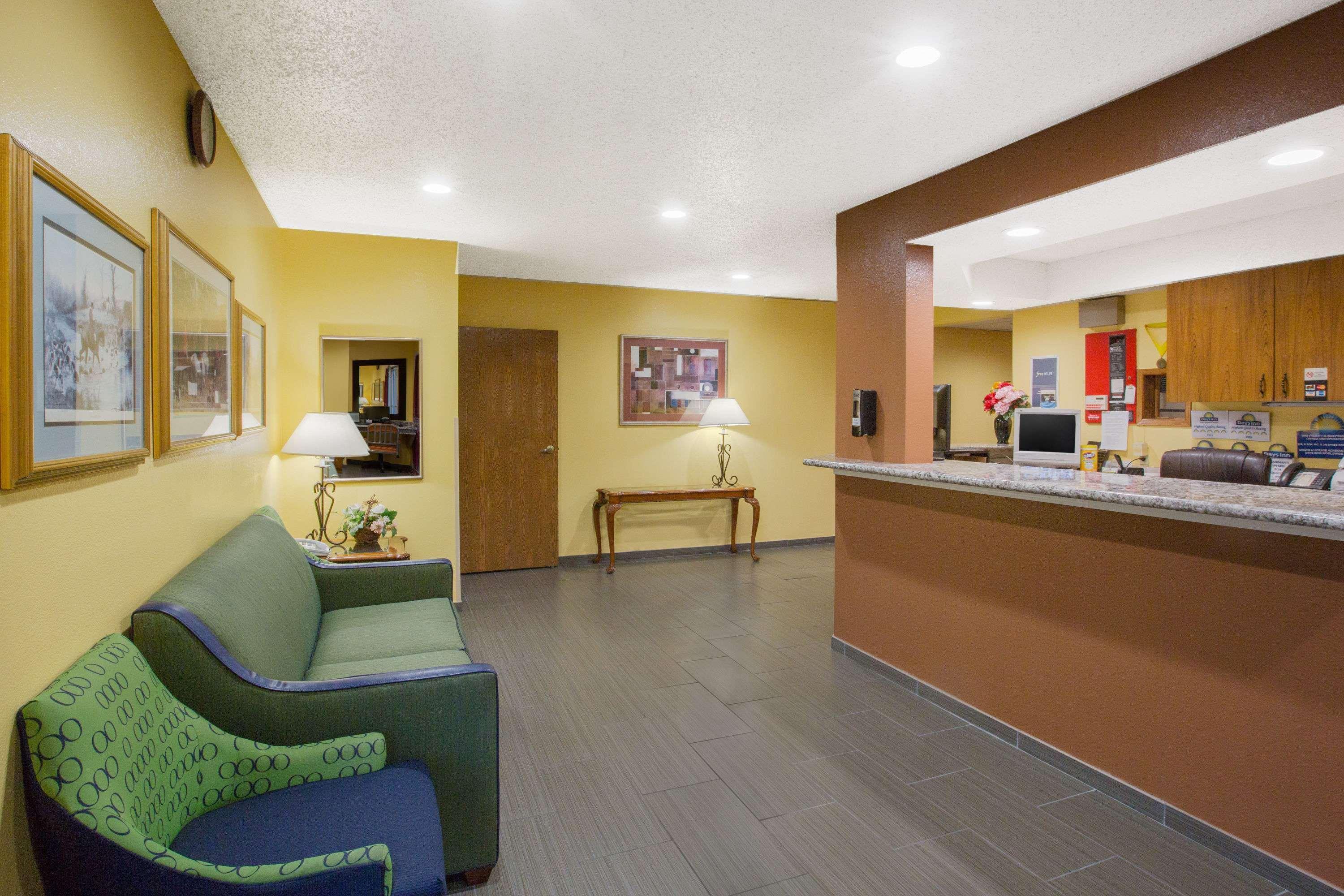Days Inn By Wyndham פרימונט מראה חיצוני תמונה