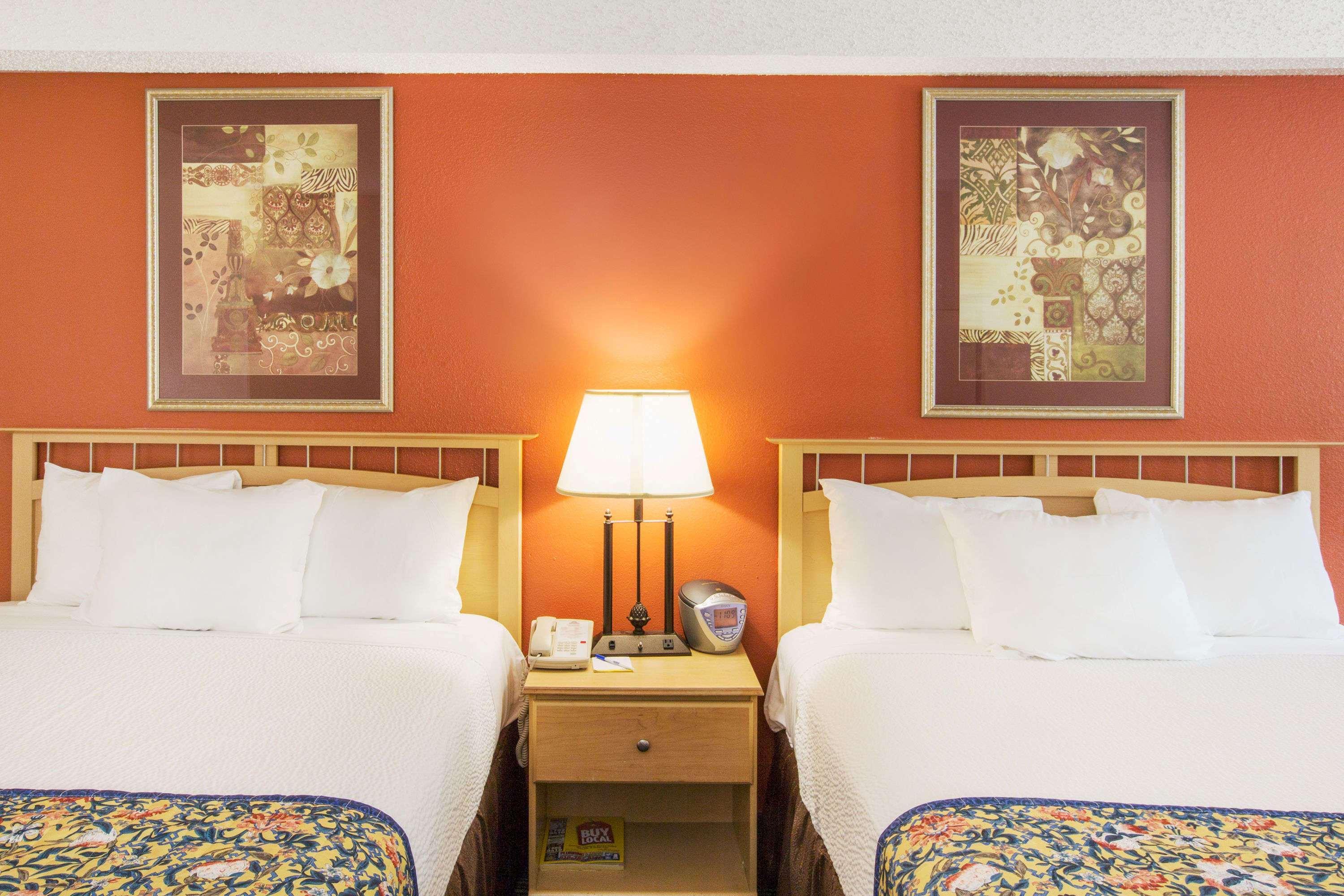 Days Inn By Wyndham פרימונט מראה חיצוני תמונה
