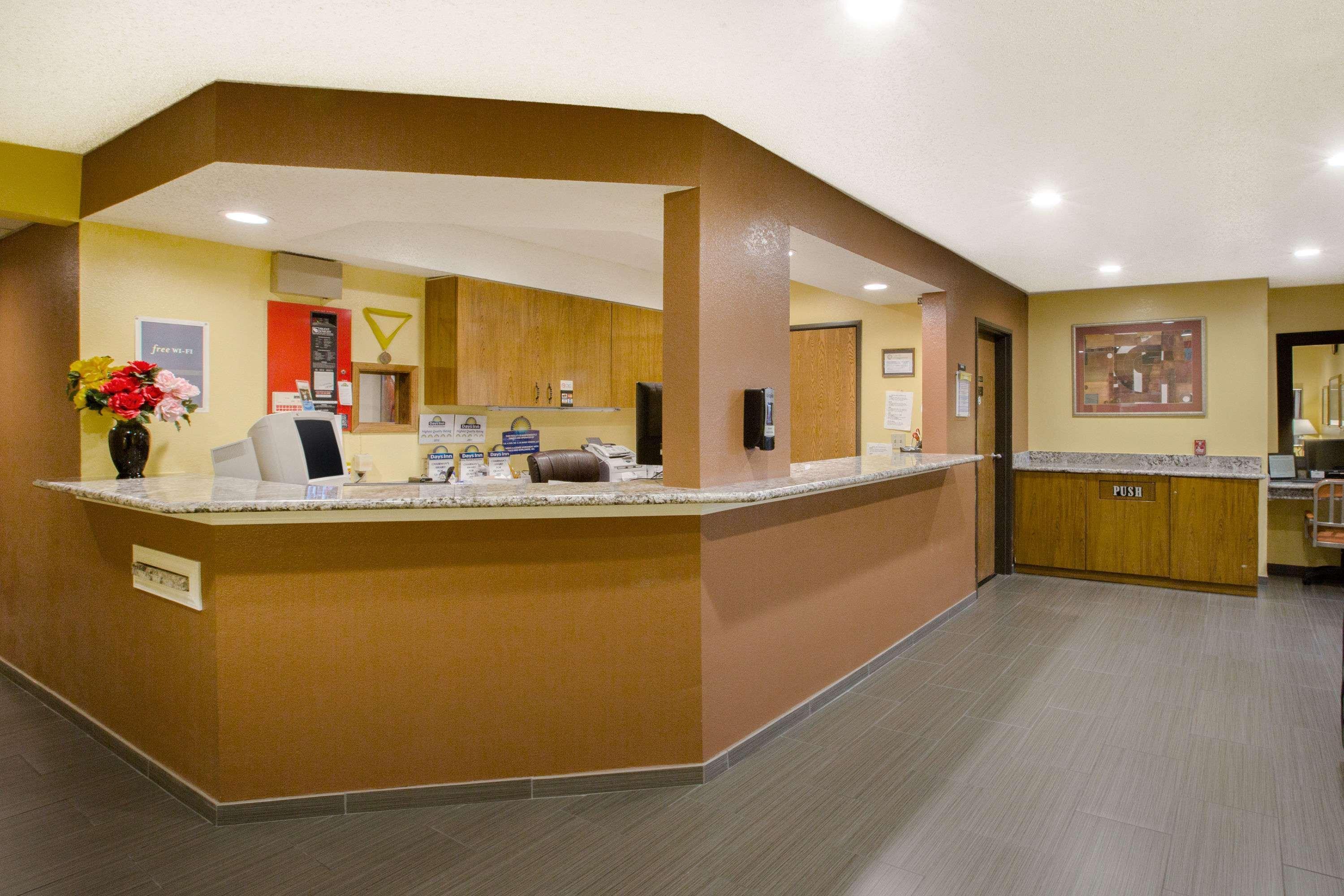 Days Inn By Wyndham פרימונט מראה חיצוני תמונה