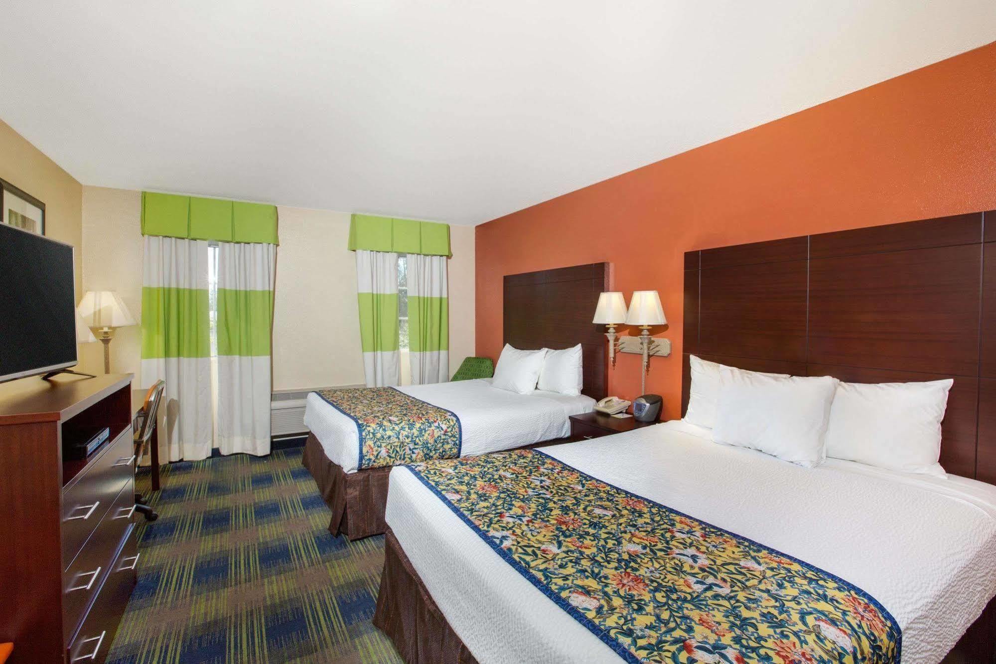 Days Inn By Wyndham פרימונט מראה חיצוני תמונה